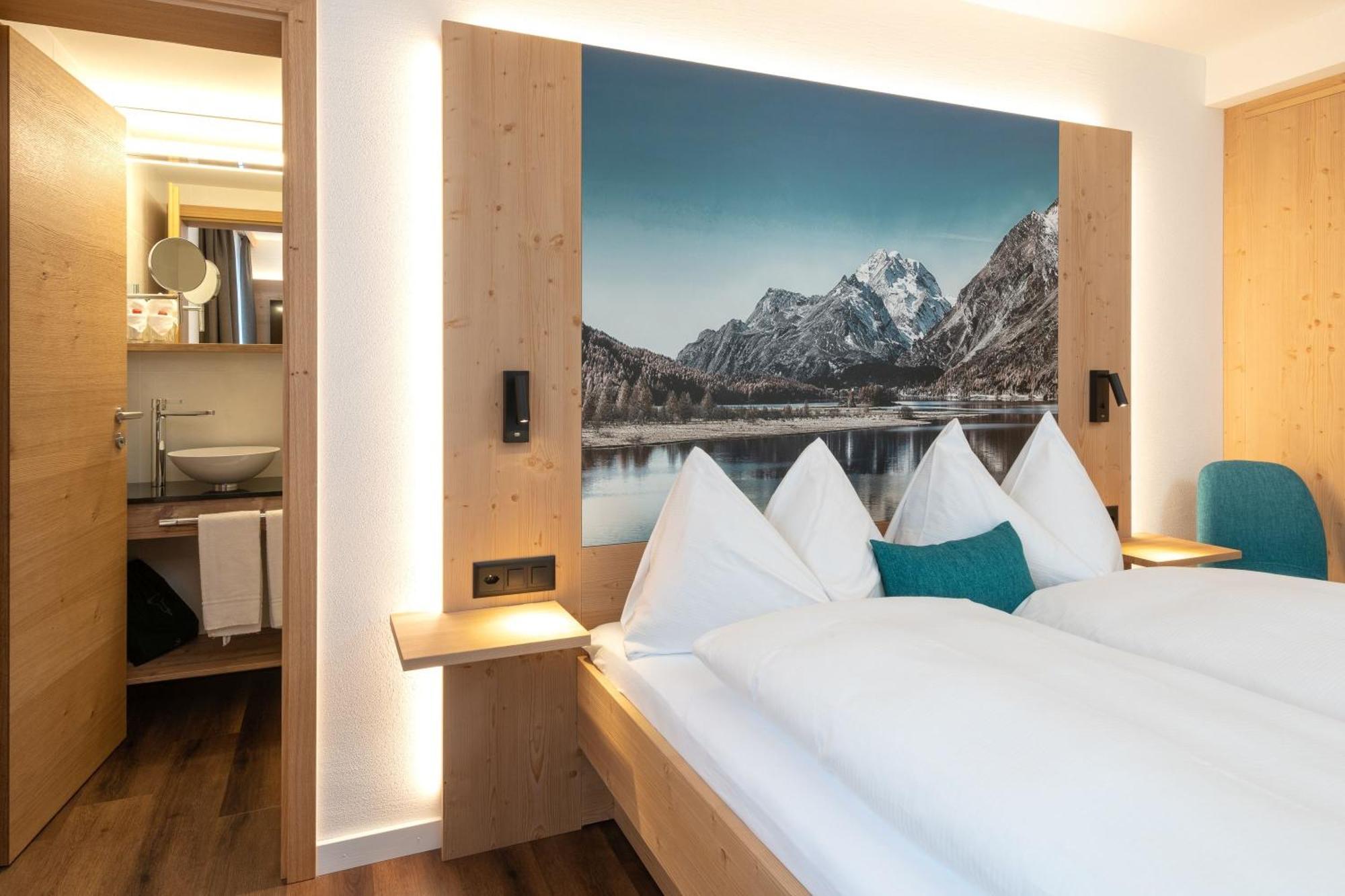 Berghotel Randolins St. Moritz Zimmer foto